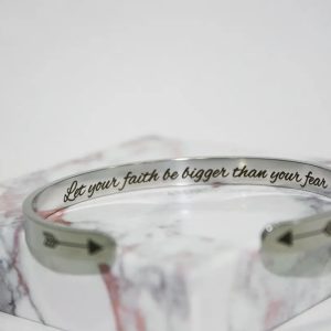 Armband – Let Your Faith Be Bigger Than Your Fear – Stål