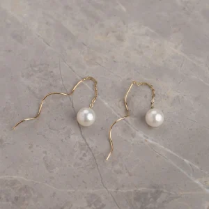 AMELIA PEARL SOLID GOLD EARRING