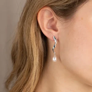 ANJA PEARL SILVER EARRING