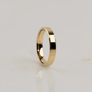 BEVELED FLAT COMFORT WEDDING BAND - YG