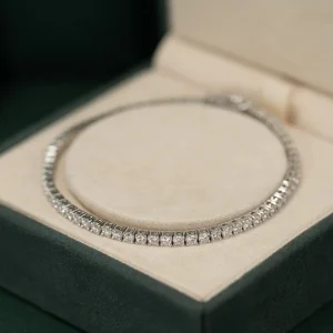 CLASSIC DIAMOND TENNIS BRACELET