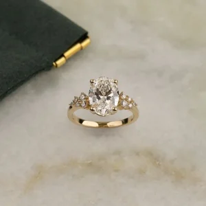 DELICATE CLUSTER OVAL-CUT LAB-DIAMOND RING - 3.25ct - YG