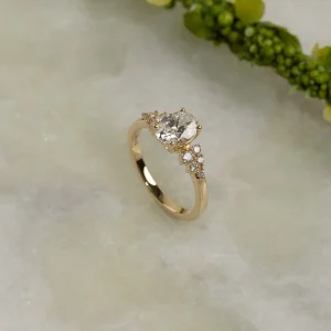 DELICATE CLUSTER OVAL-CUT LAB-DIAMOND RING - 1.25ct - YG