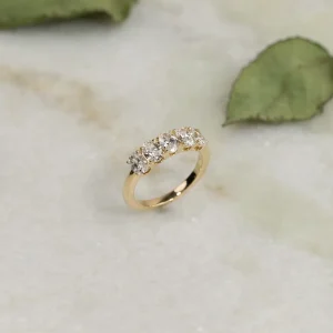 FIVE STONE OVAL-CUT LAB-DIAMOND RING - 1.5ct - YG