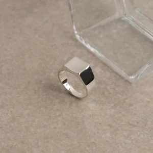 MAE SILVER SIGNET RING