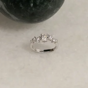 ORGANIC CLUSTER LAB-DIAMOND RING - 0.9ct - WG