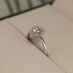 SIMPLE ROUND HALO DIAMOND RING