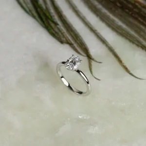 SOLITAIRE OVAL-CUT LAB-DIAMOND RING - 1.0ct - WG
