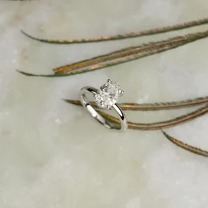 SOLITAIRE OVAL-CUT LAB-DIAMOND RING - 2.0ct - WG