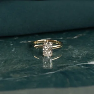 SOLITAIRE RADIANT-CUT LAB-DIAMOND RING - 2.0ct - YG